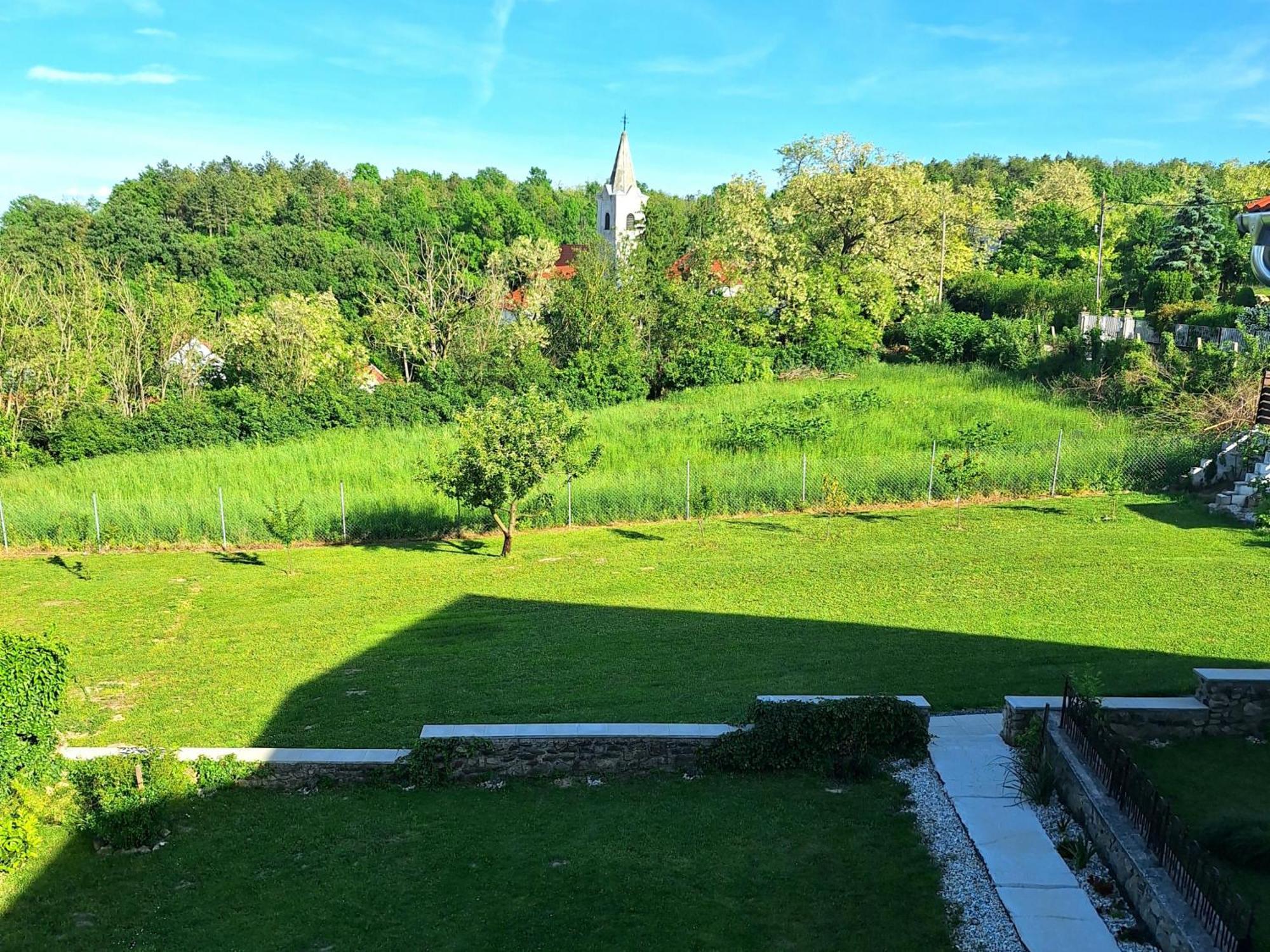 Holling Apartman Fertőboz Exterior foto
