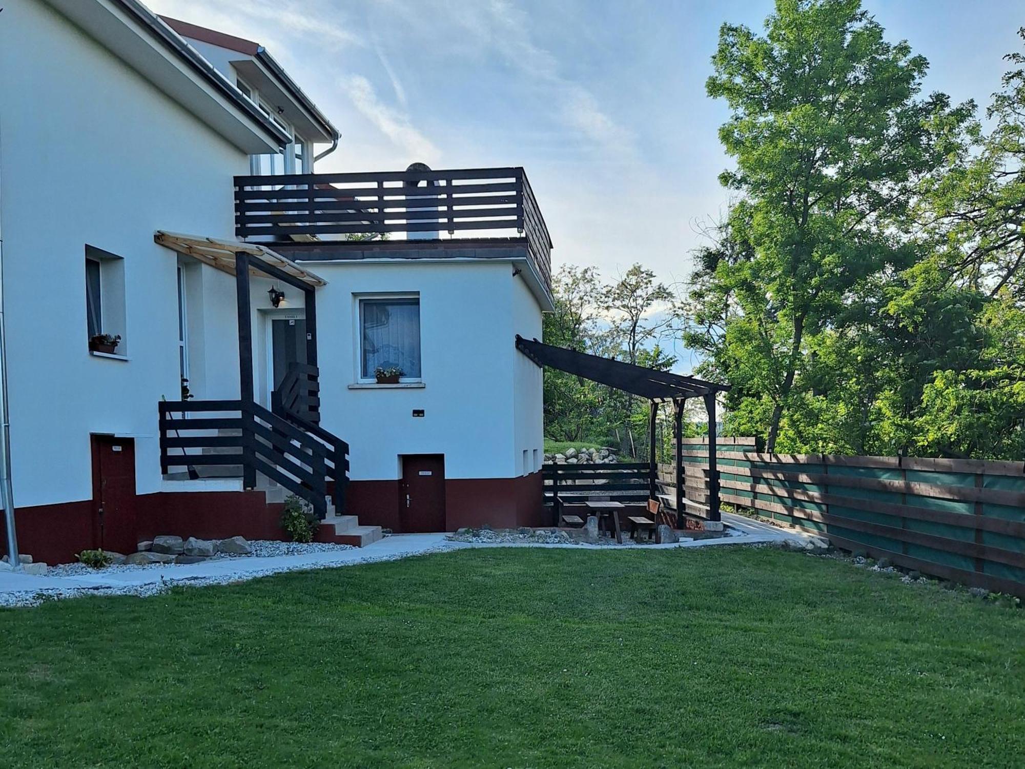 Holling Apartman Fertőboz Exterior foto